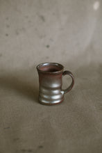 Load image into Gallery viewer, Concave mugs - metallic iron