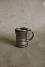 Load image into Gallery viewer, Concave mugs - metallic iron