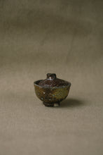 Load image into Gallery viewer, Japanese Lidded Yunomi