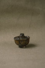 Load image into Gallery viewer, Japanese Lidded Yunomi