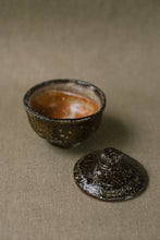 Load image into Gallery viewer, Japanese Lidded Yunomi