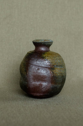 花入 Japanese clay bud vase