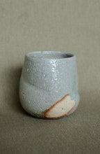 Load image into Gallery viewer, Shigaraki yunomi wood ash anagama