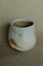 Load image into Gallery viewer, Yunomi - Japanese Shigaraki tumbler